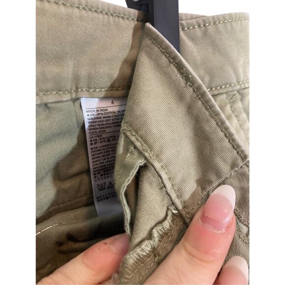 Banana Republic Women's Preppy Girlfriend Fit Bootcut SZ 4 Tan Slacks - Picture 4 of 5